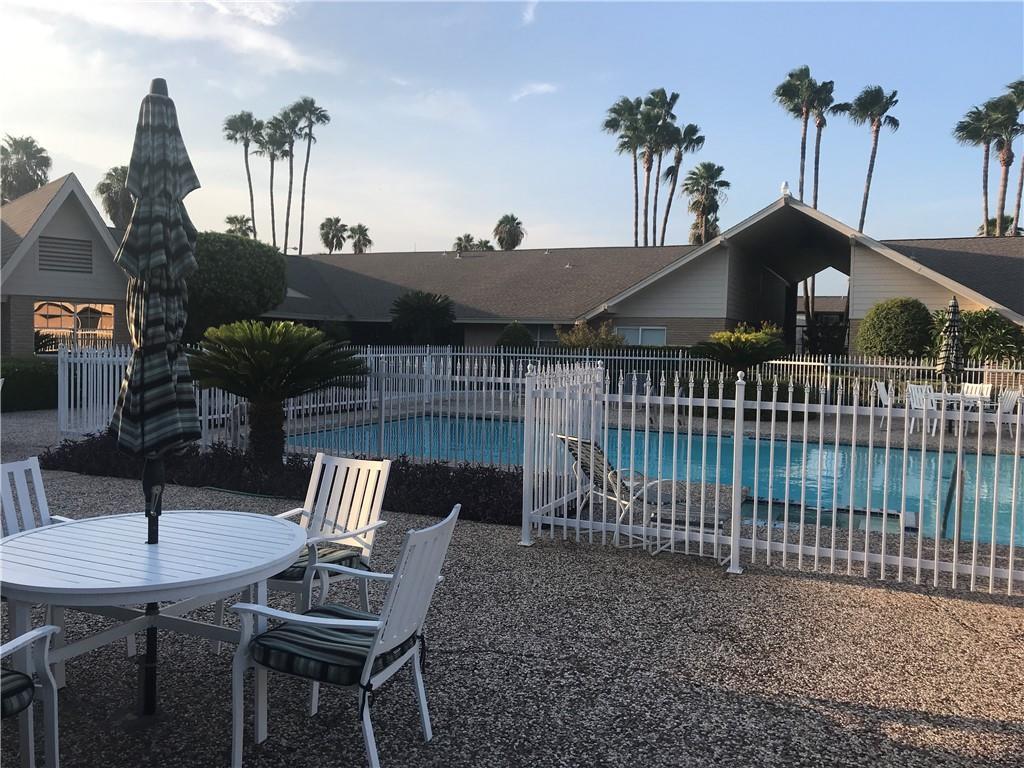 601 Hibiscus Avenue - Photo 1