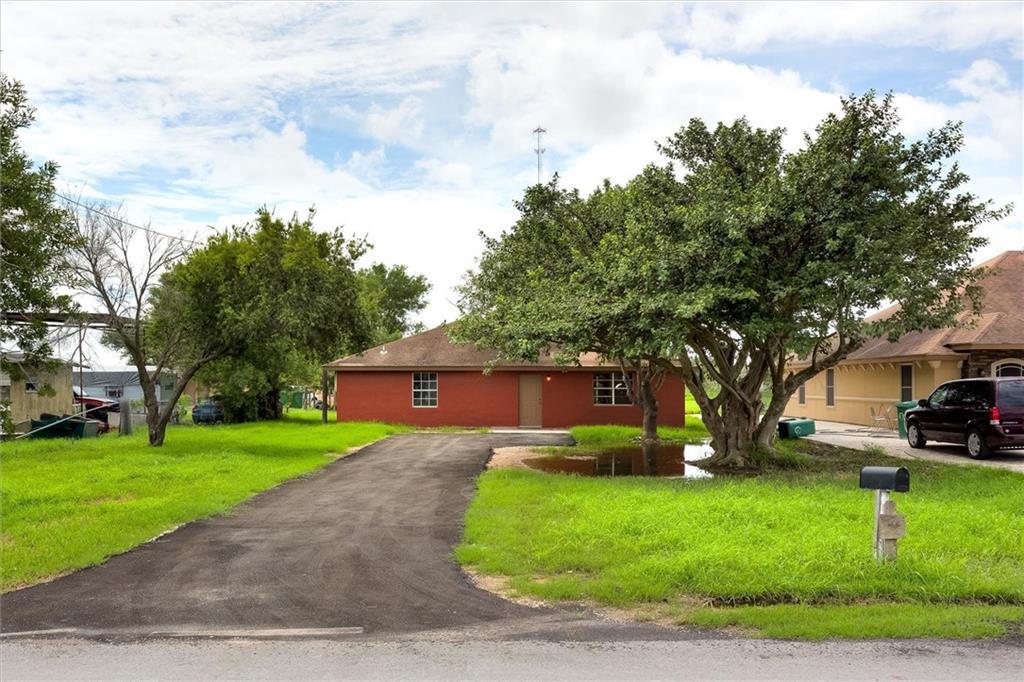 720 Baker Street - Photo 1