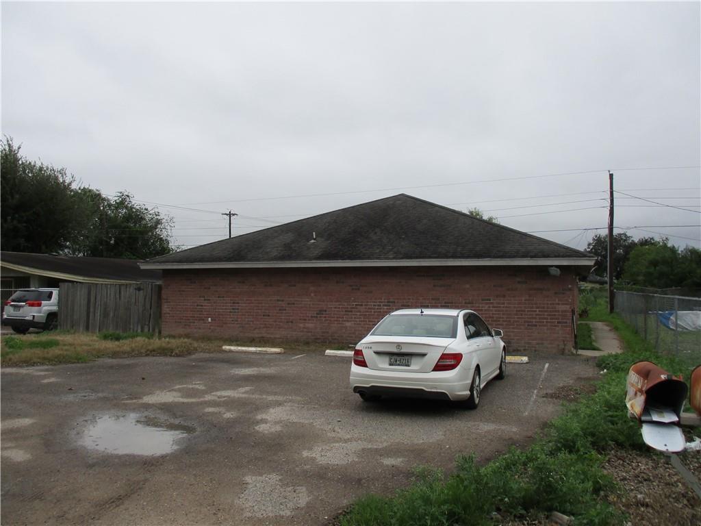 1713 Oak Street - Photo 1