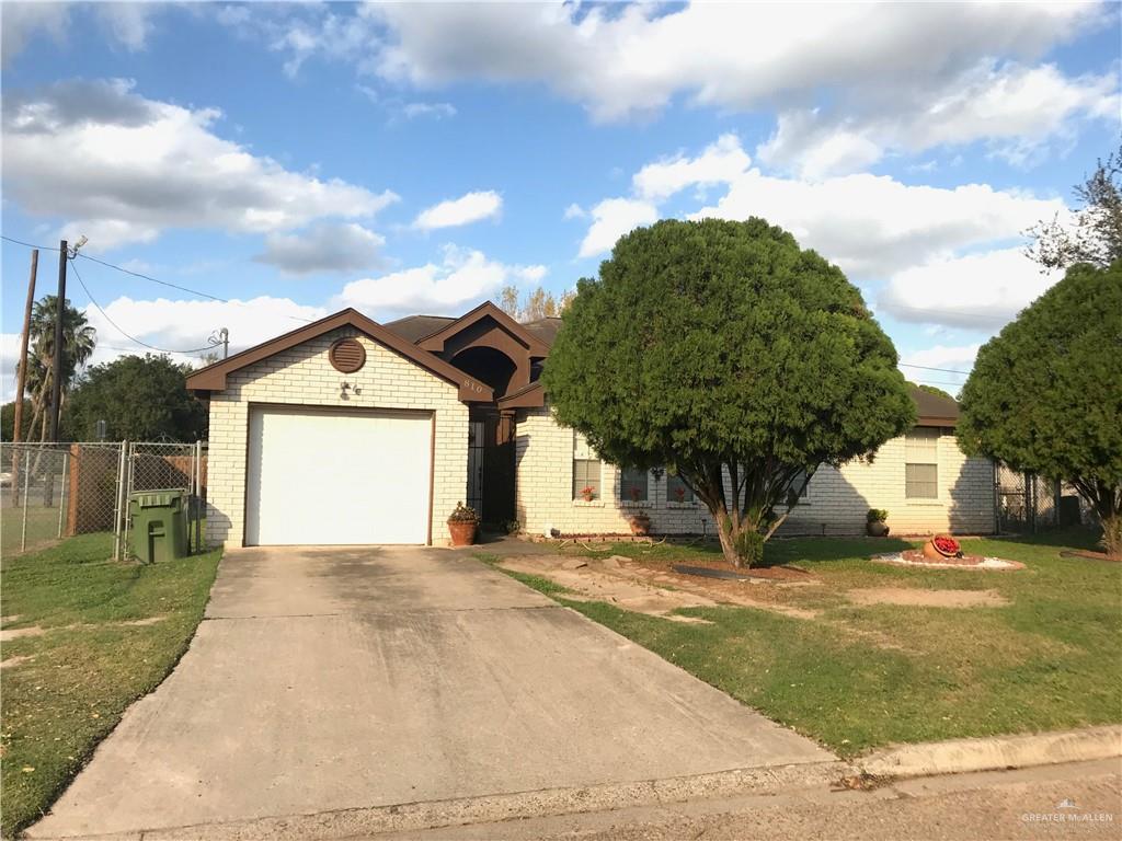 810 Hackberry Avenue - Photo 1