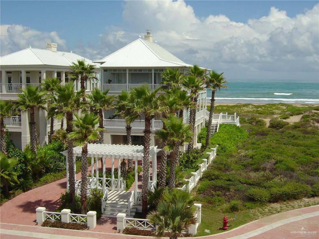 8306 Breakers Boulevard - Photo 1