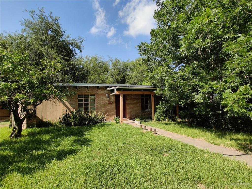 910 Country Club Drive - Photo 1