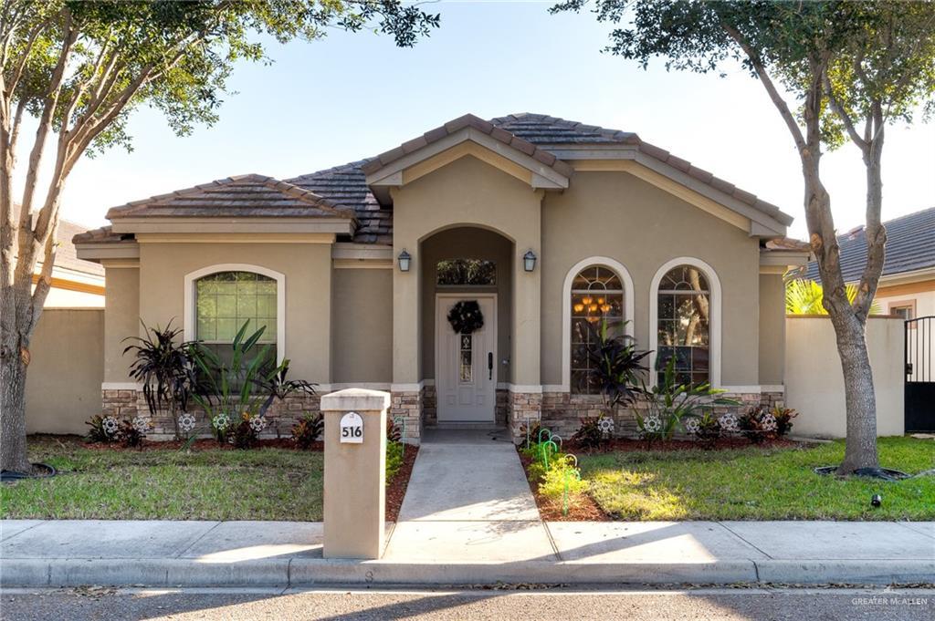 516 Uphall Avenue - Photo 1