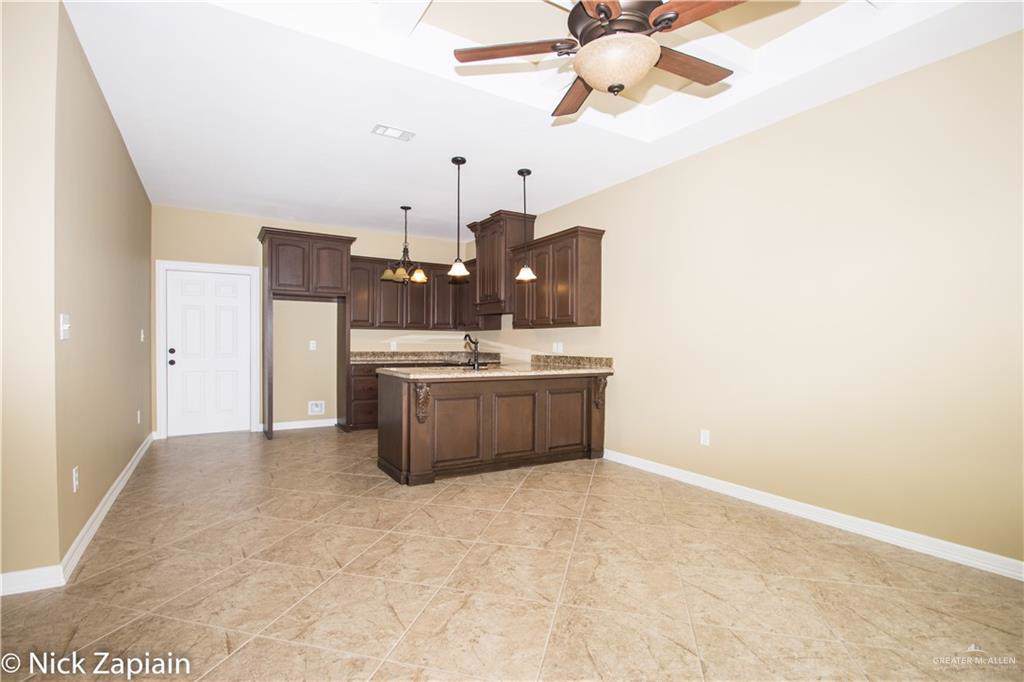 765 Ebony Avenue - Photo 1