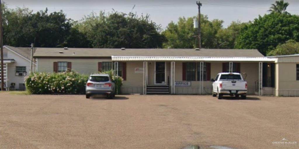 401 Col Rowe Boulevard - Photo 1