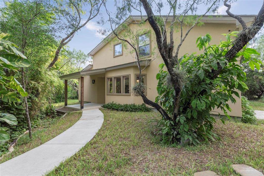 2341 Roel Bazan - Photo 1