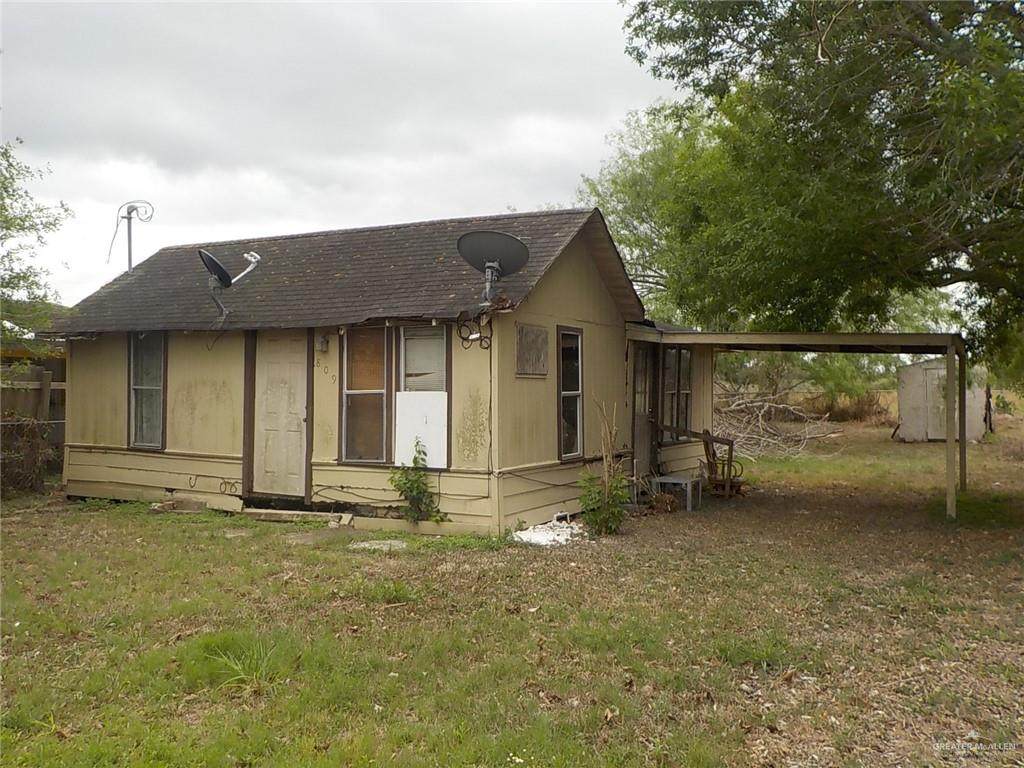 809 Spruce - Photo 1