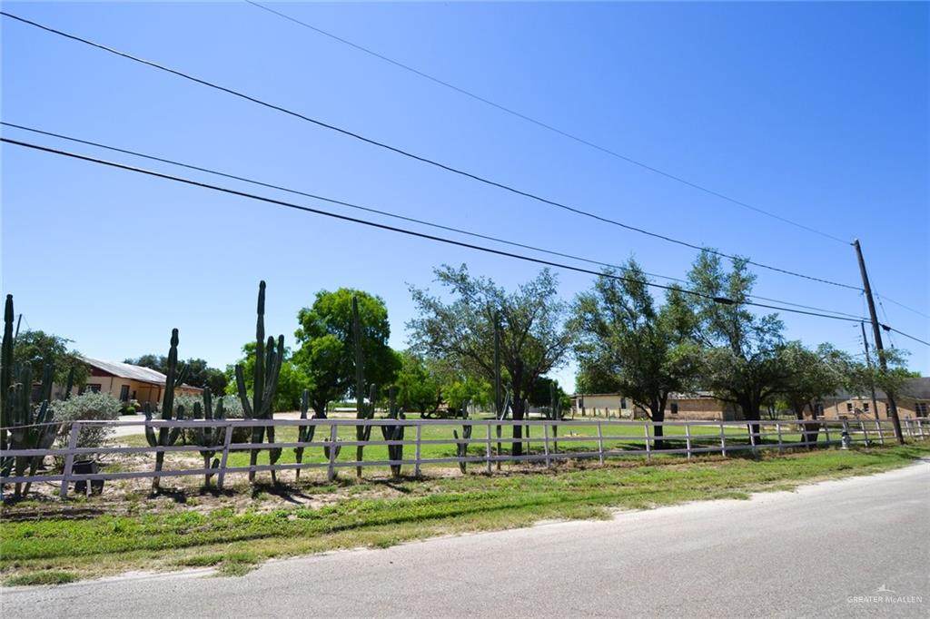 700 Bluebonnet - Photo 1