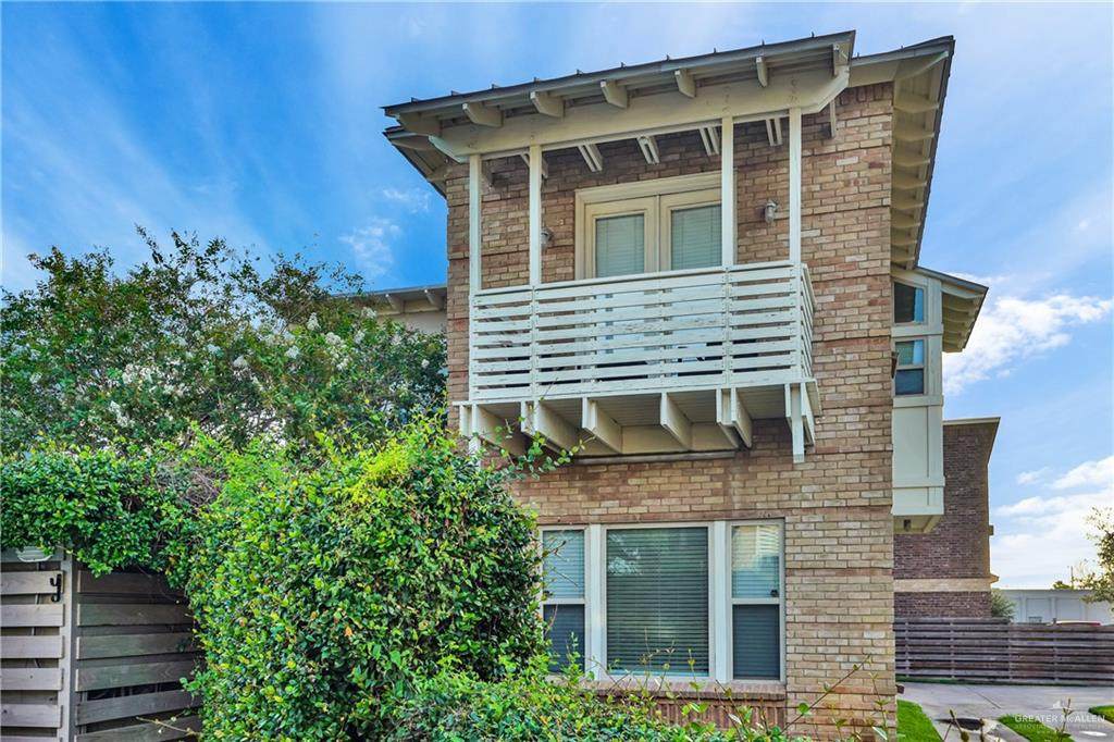 524 Wildrose - Photo 1