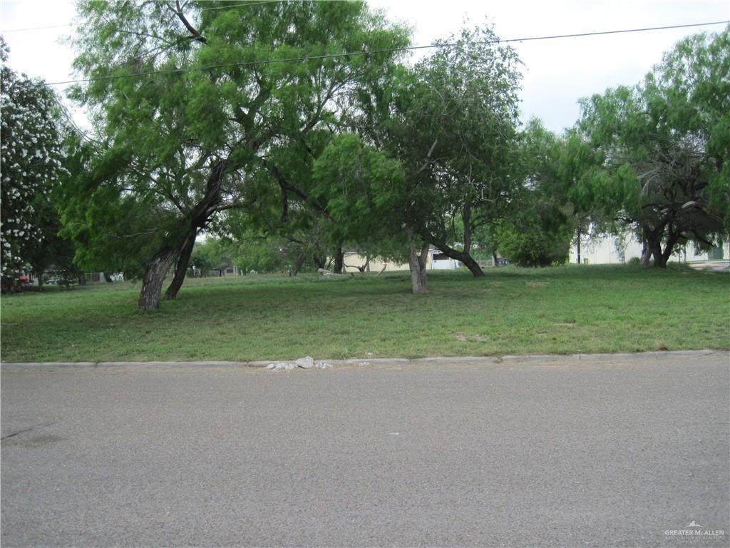 913 10th - Photo 1