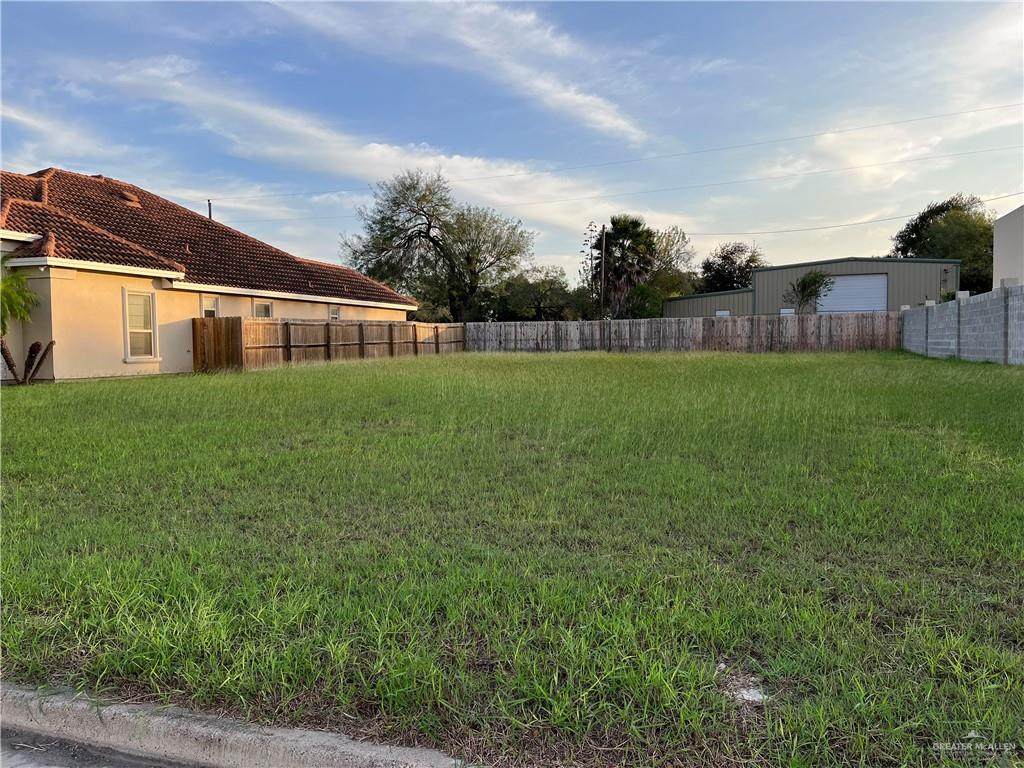 1404 Balboa - Photo 1