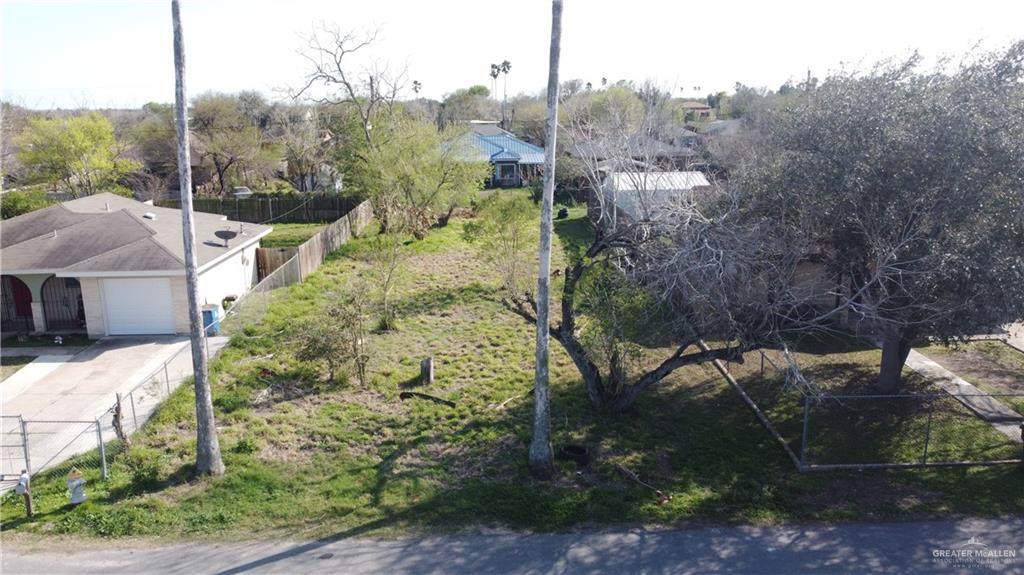 907 Loma Linda - Photo 1