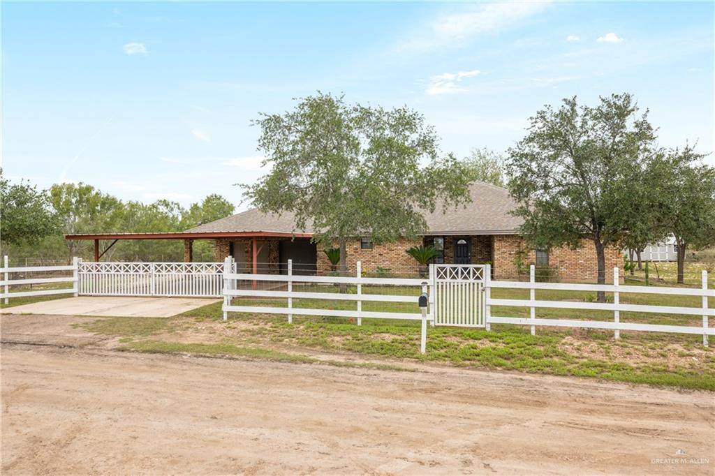 2958 Roble - Photo 1