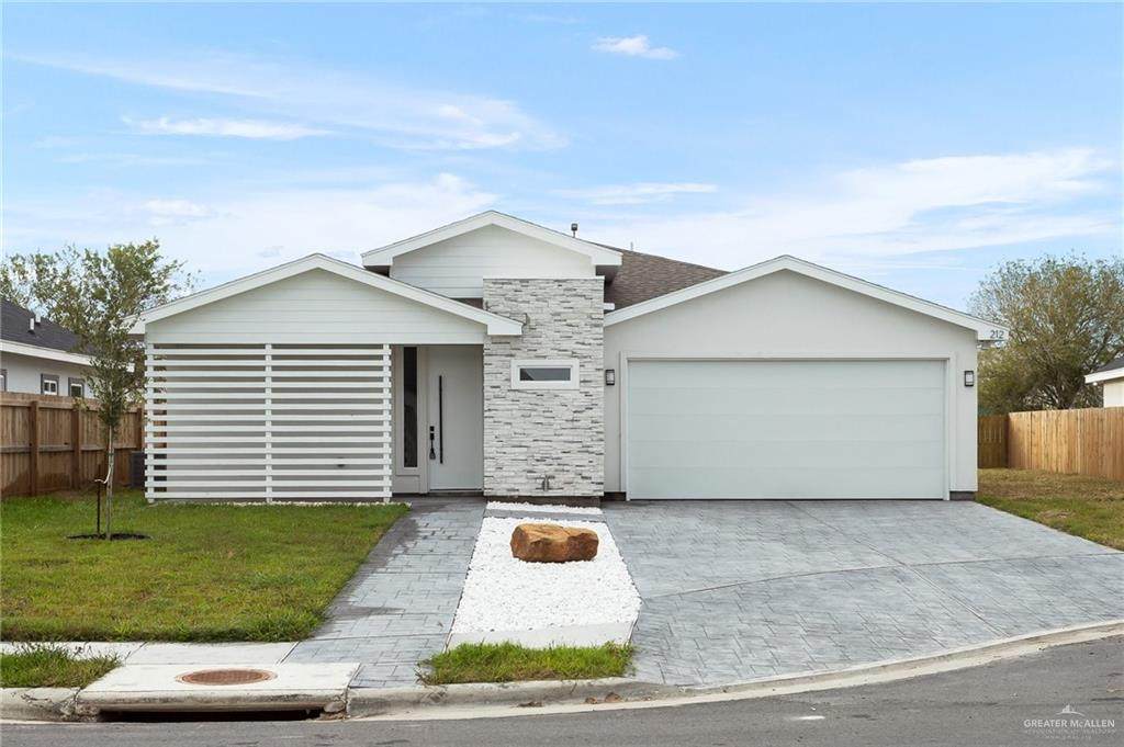 212 Paxton - Photo 1