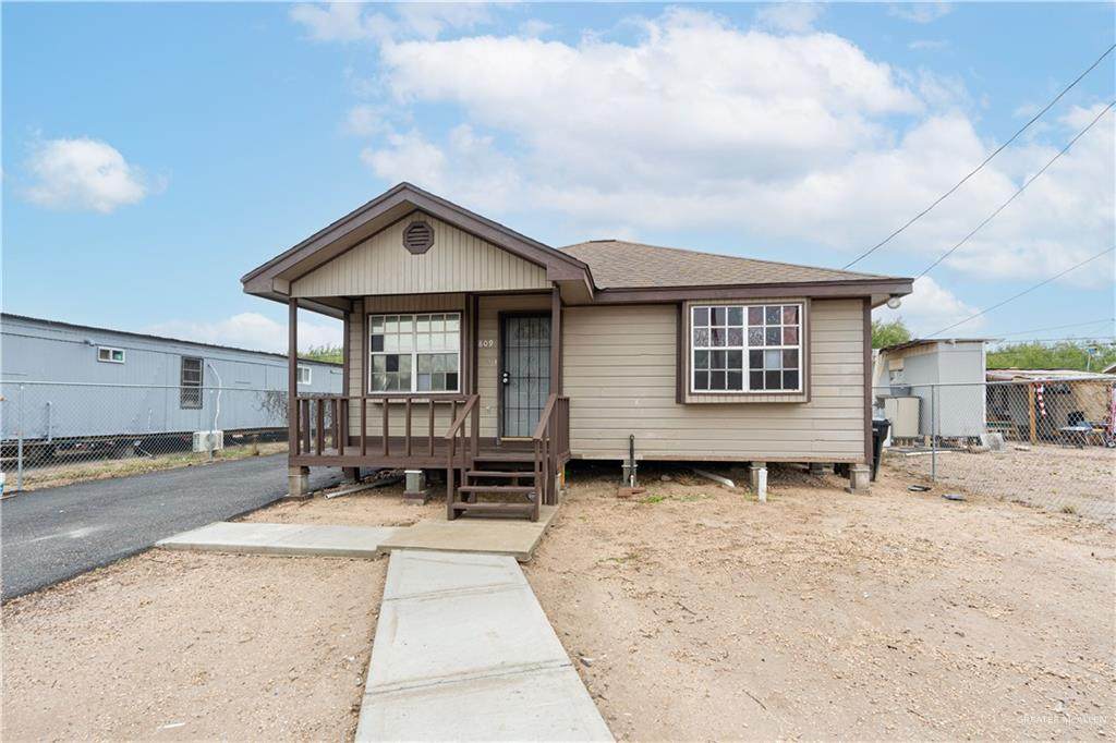 809 Dillon - Photo 1