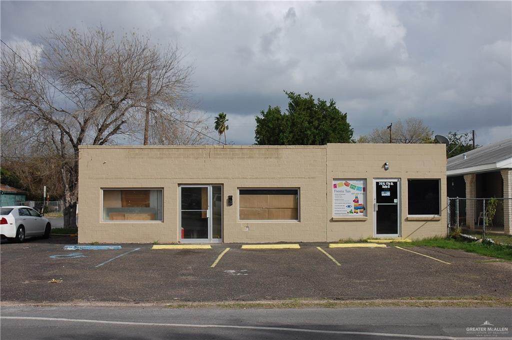 318 17th - Photo 1