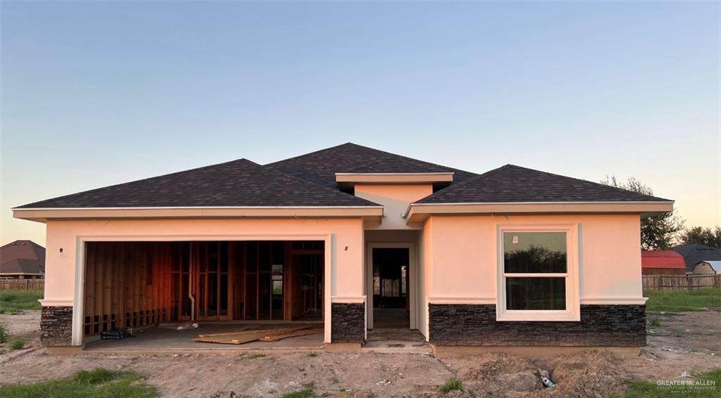 819 Sycamore - Photo 1