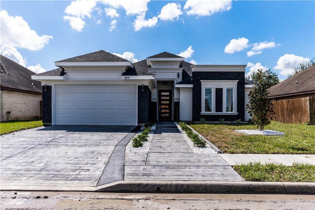 709 Oliverio - Photo 1