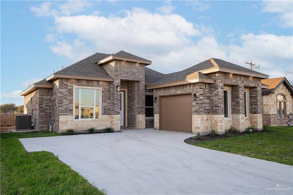 525 Oak Ridge - Photo 1