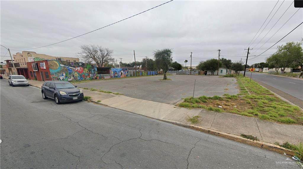 617 17th - Photo 1