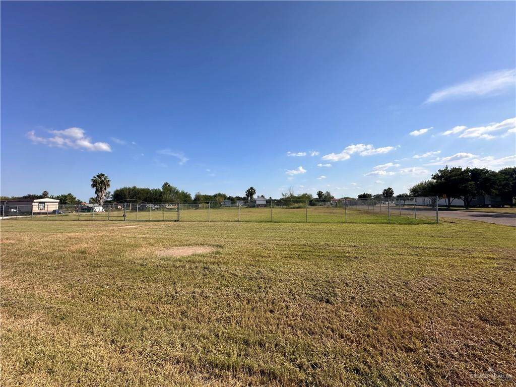 3812 Navajo - Photo 1