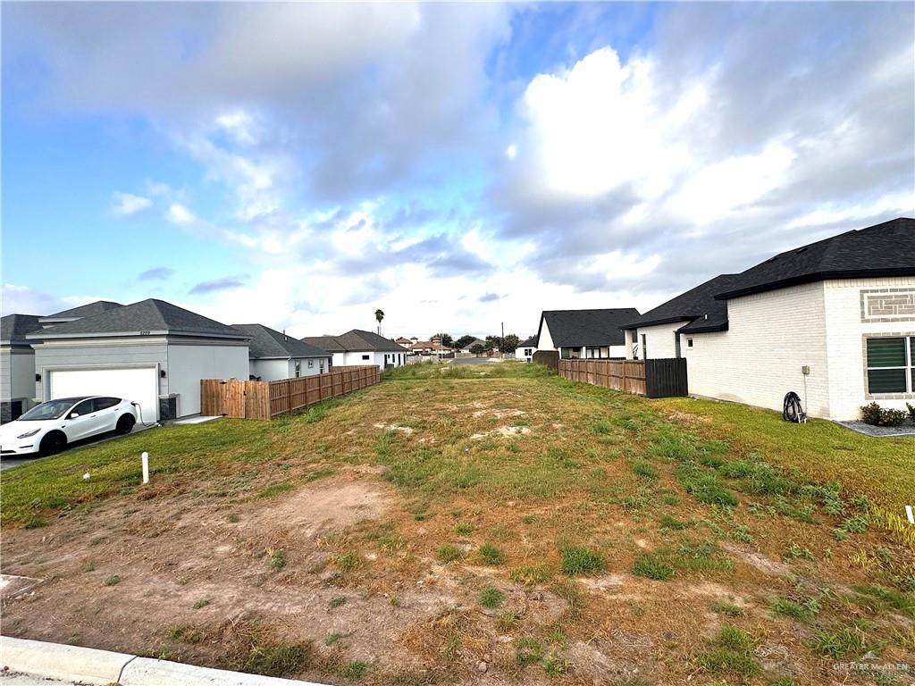 5213 42nd - Photo 1