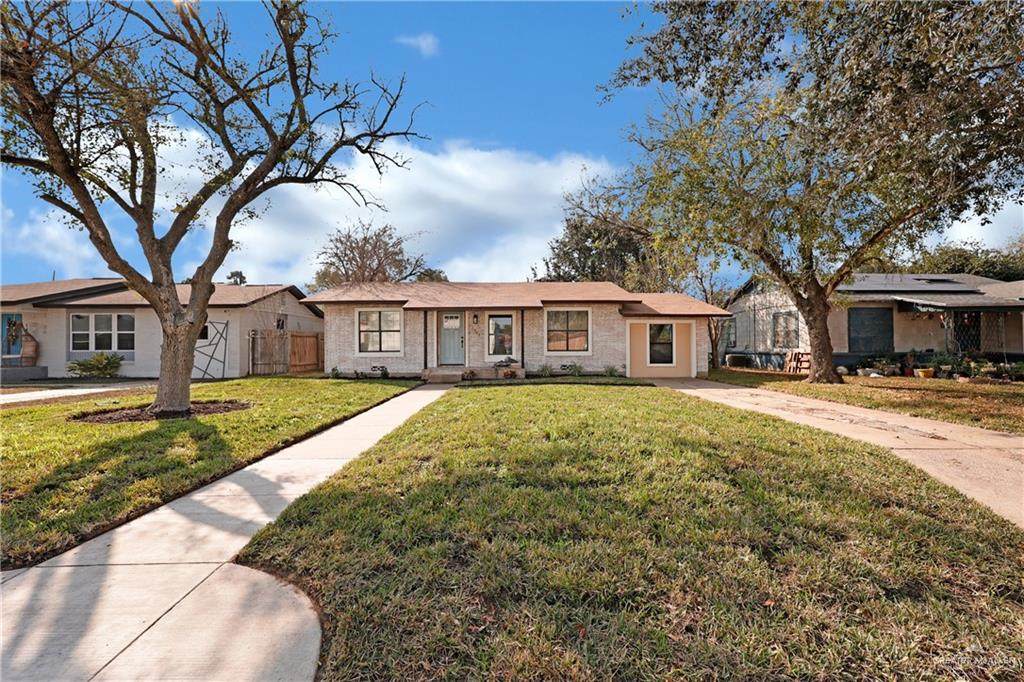 1409 Redwood - Photo 1