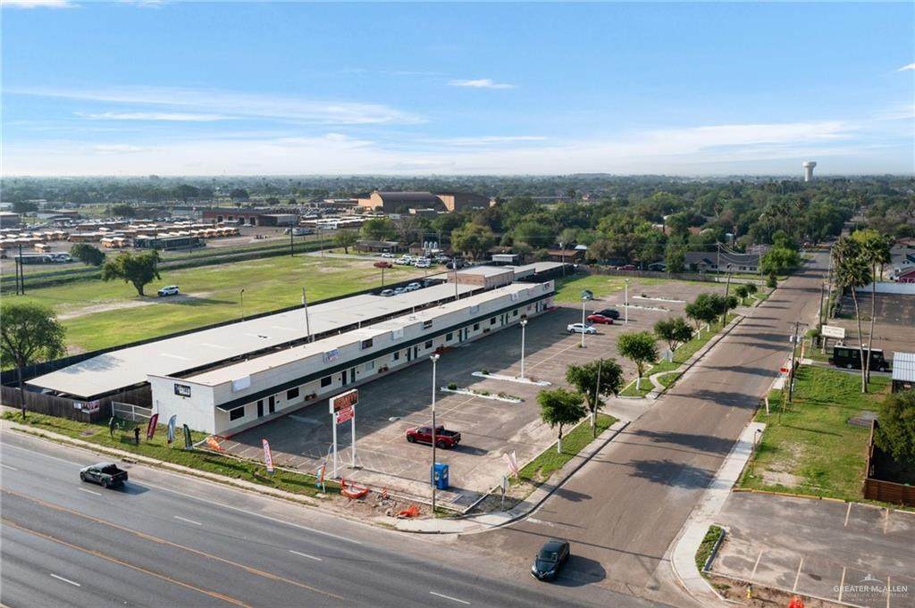 302 Business Hwy 83 - Photo 1