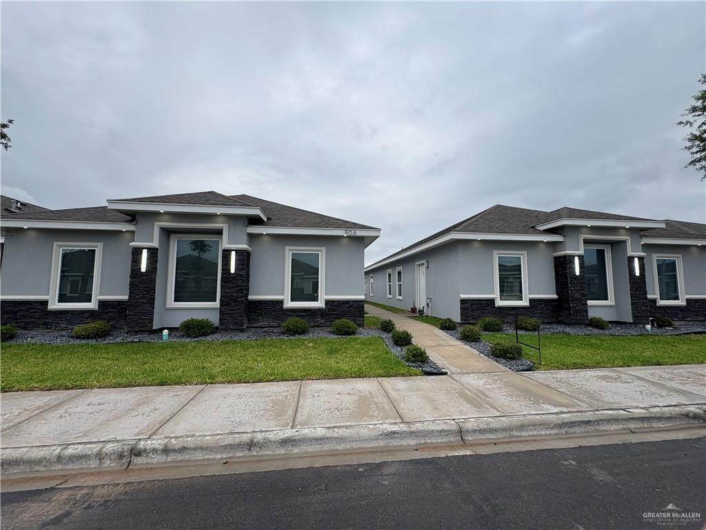 906 Blair - Photo 1