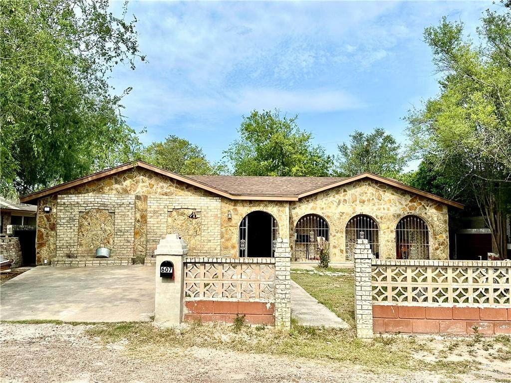 607 Mariposa - Photo 1