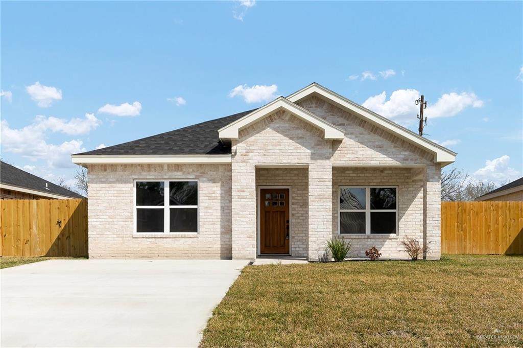 302 Kika De La Garza - Photo 1
