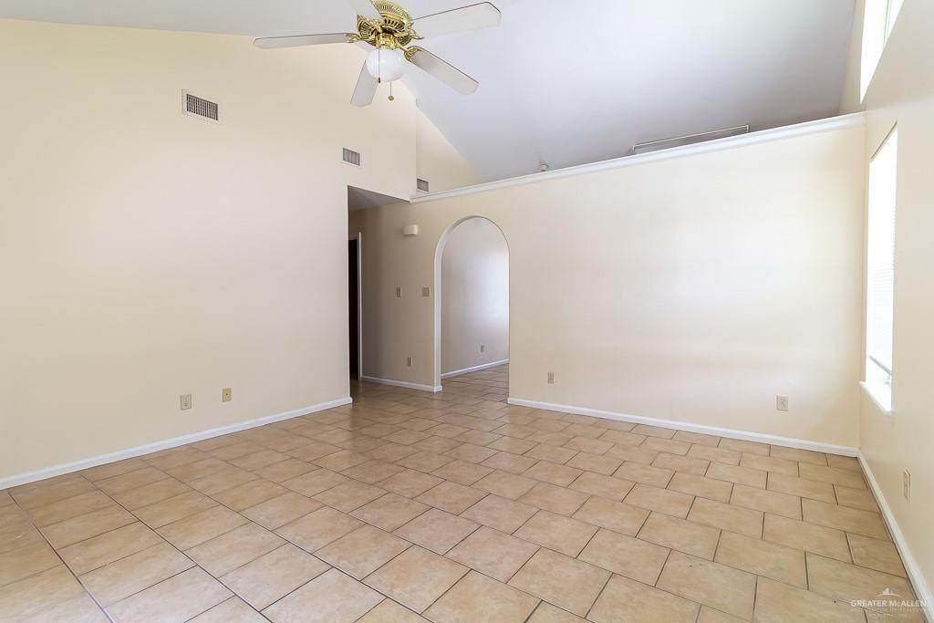 https://bt-photos.global.ssl.fastly.net/mcallen/orig_boomver_2_476016-2.jpg
