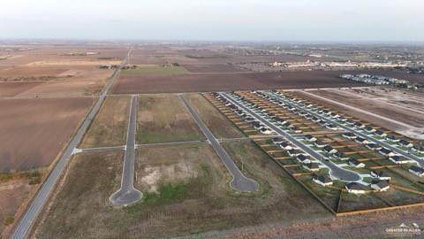 1 Karianna - Photo 1