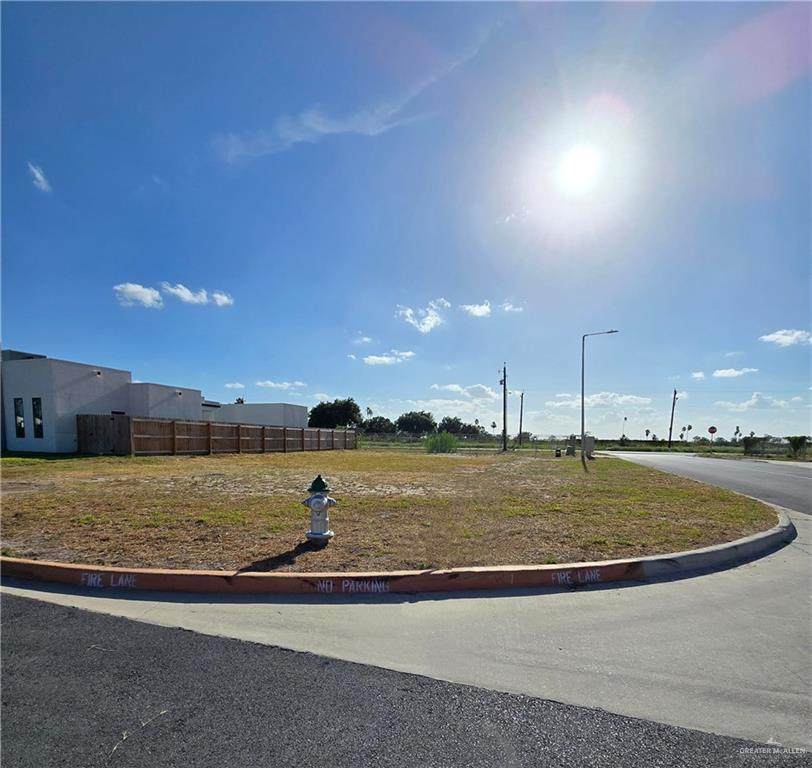 2630 43rd - Photo 1