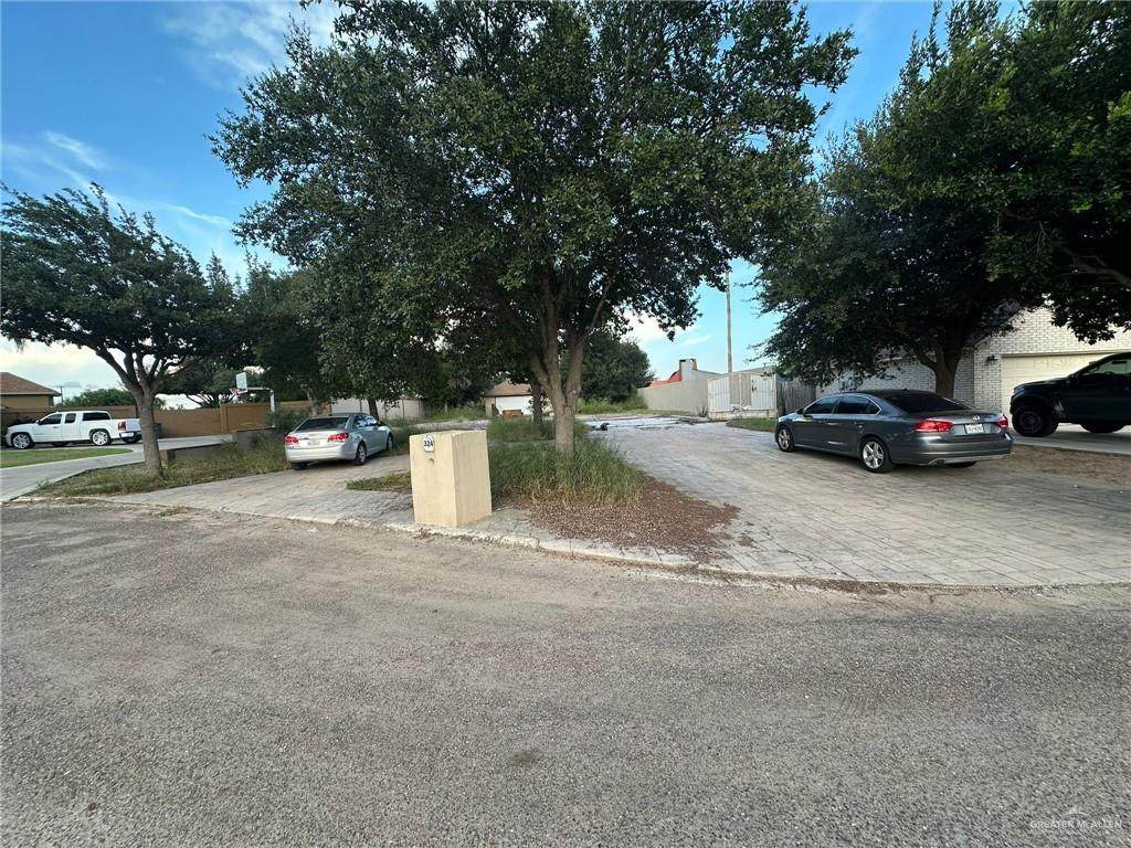 324 Travis - Photo 1