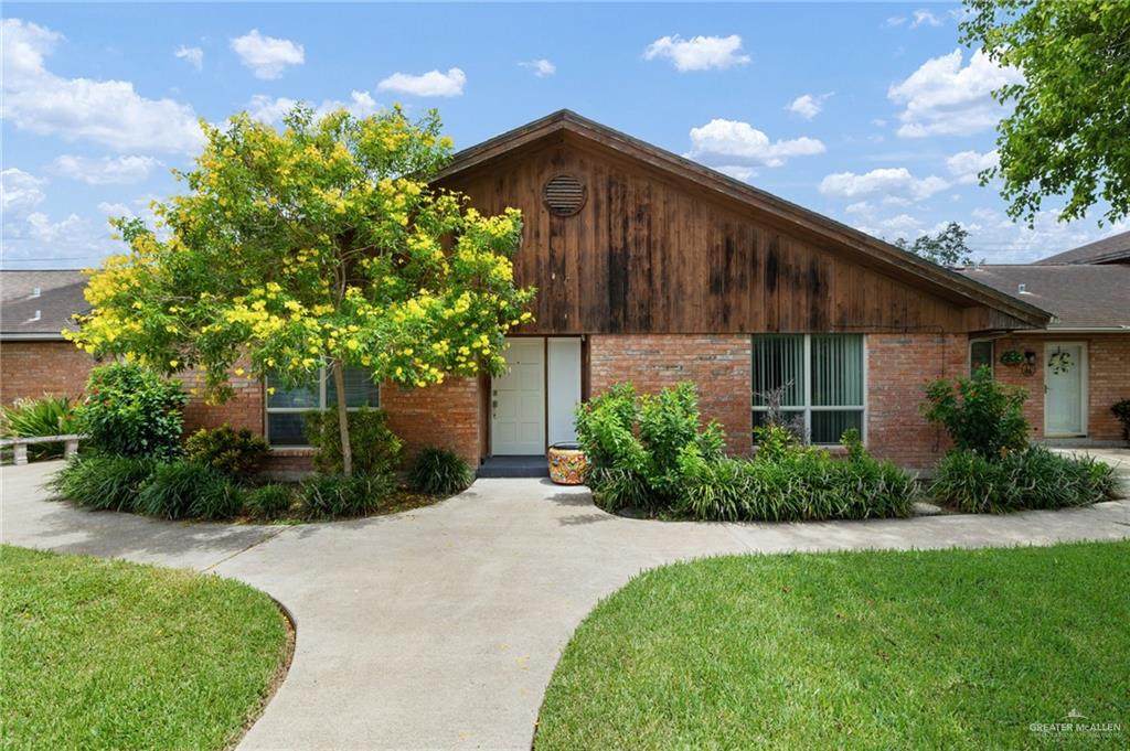 415 Westgate - Photo 1