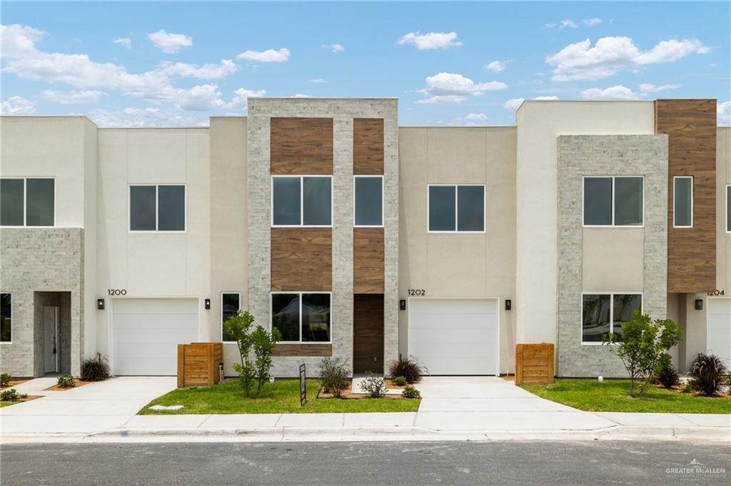 1202 Lincoln - Photo 1