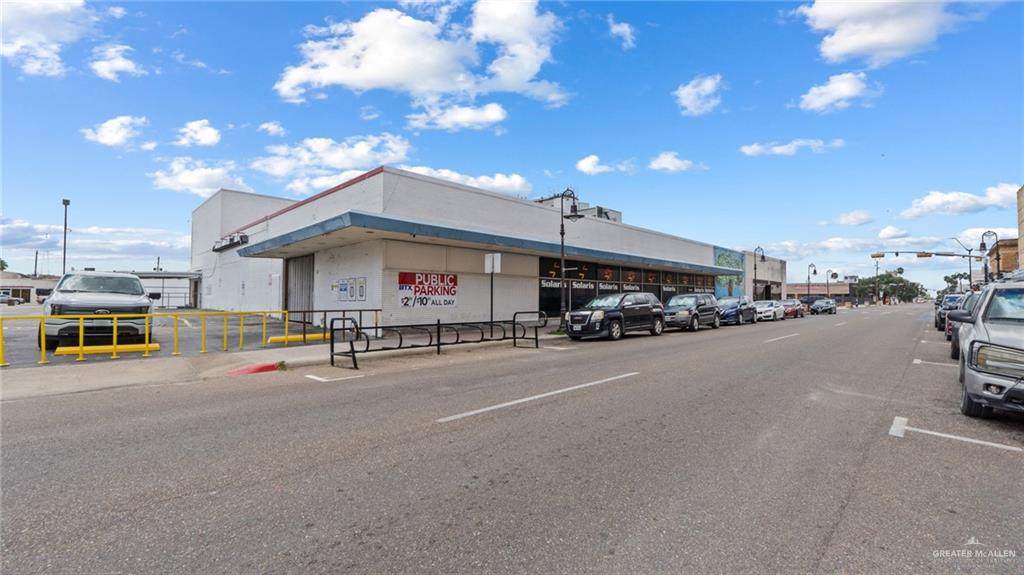 924 Elizabeth - Photo 1