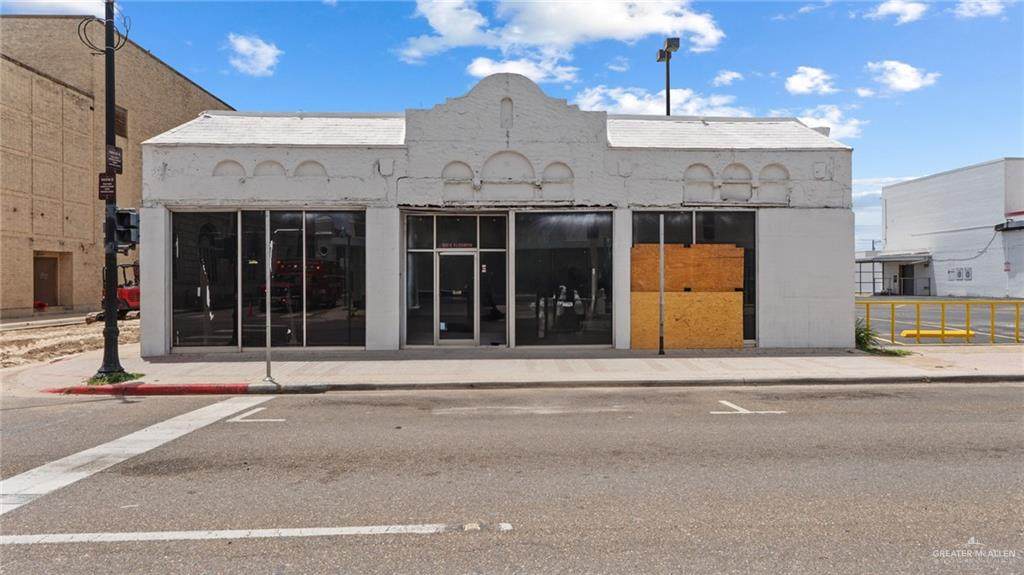 952 Elizabeth - Photo 1