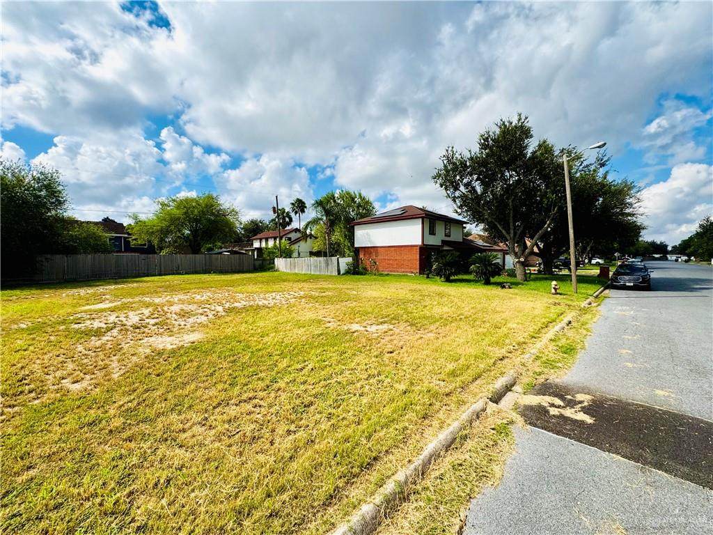 914 13th - Photo 1
