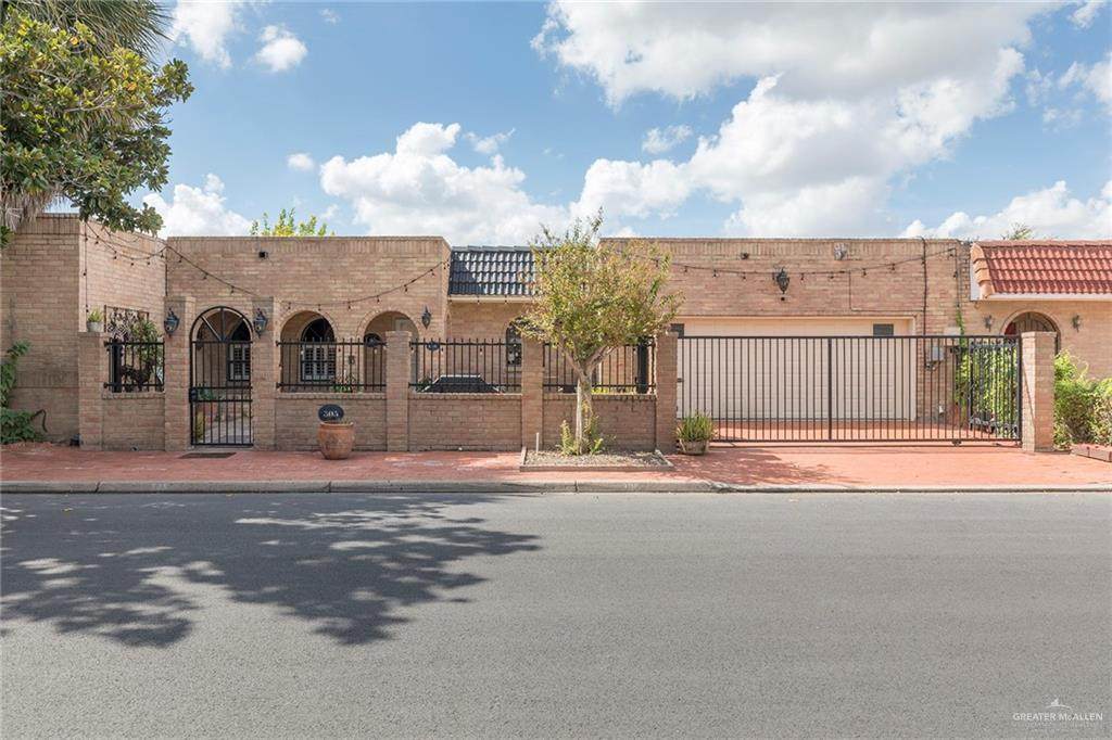 305 Toronto - Photo 1