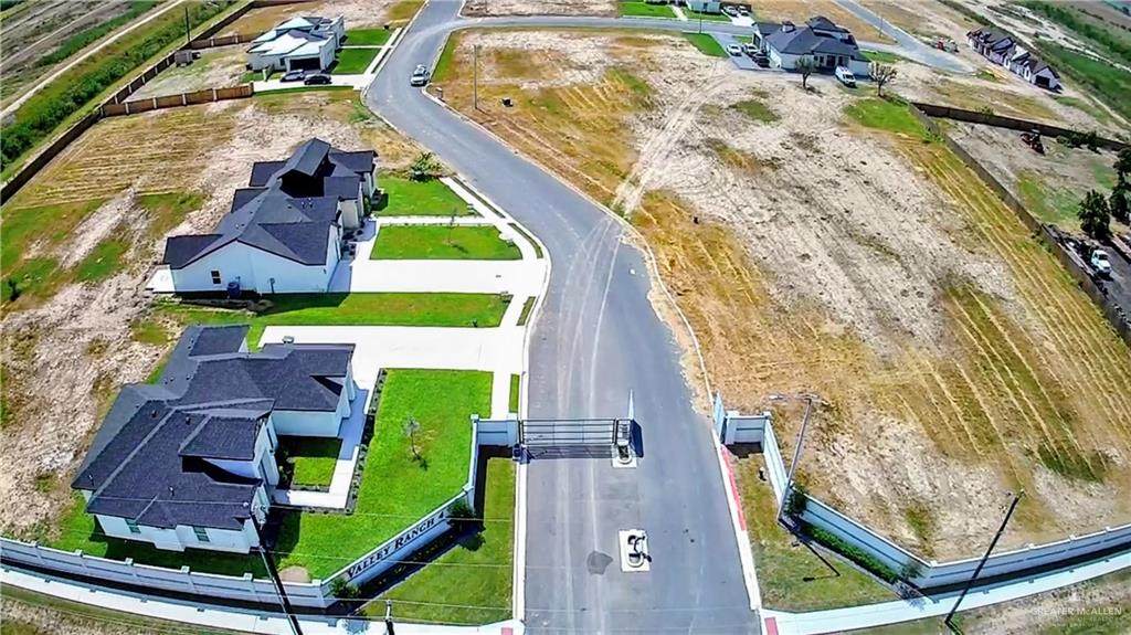 2700 Deion - Photo 1