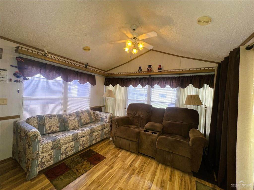 https://bt-photos.global.ssl.fastly.net/mcallen/orig_boomver_1_482811-2.jpg