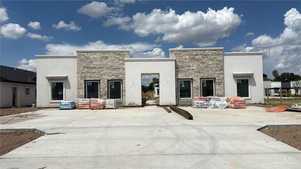 2009 Selena - Photo 1