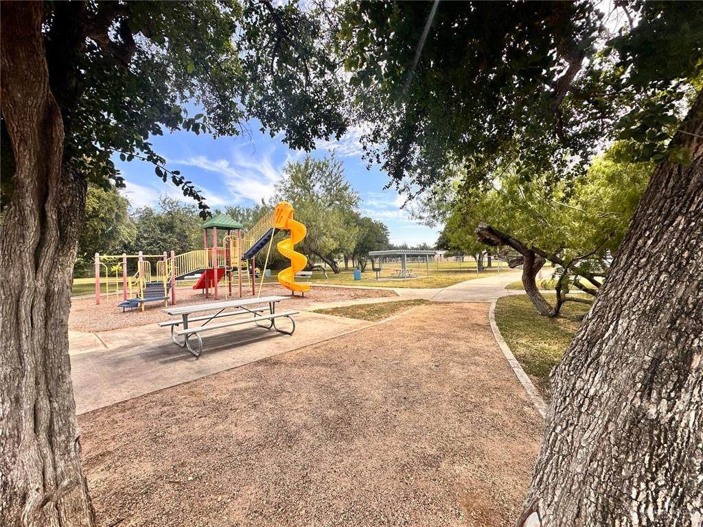 https://bt-photos.global.ssl.fastly.net/mcallen/orig_boomver_1_483015-2.jpg