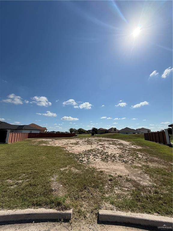 3020 Lago Tahoe - Photo 1