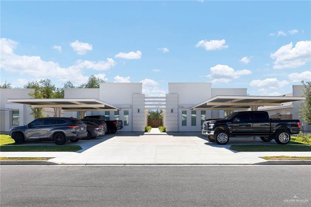 810 Starr - Photo 1