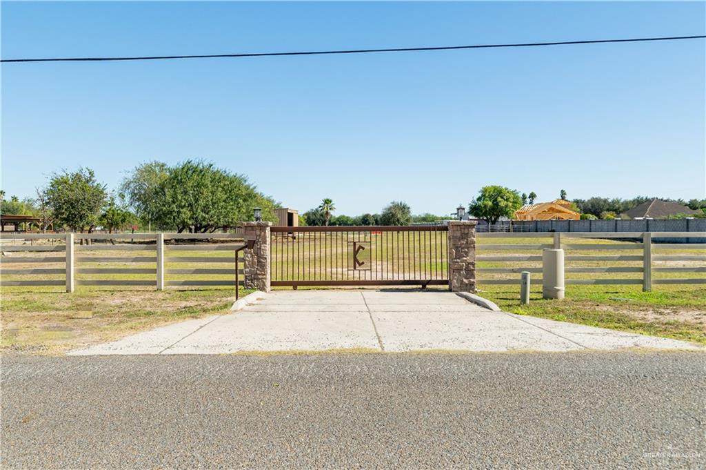 6700 Taylor - Photo 1