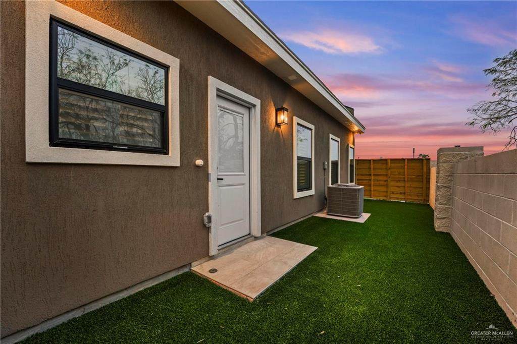 https://bt-photos.global.ssl.fastly.net/mcallen/orig_boomver_1_491604-2.jpg
