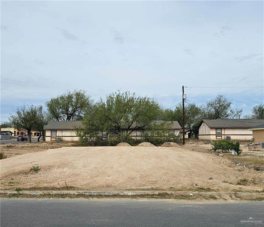 105 Palm - Photo 1